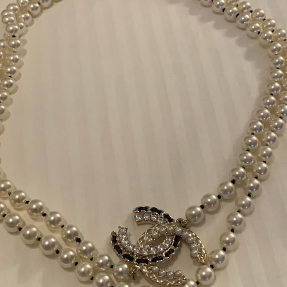 Collectible authentic Pearls long  authentic  Chanel  Necklace, brand new! - Picture 15 of 17